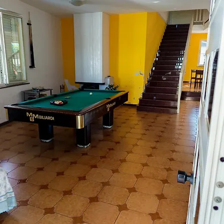 Eleonora Villa *