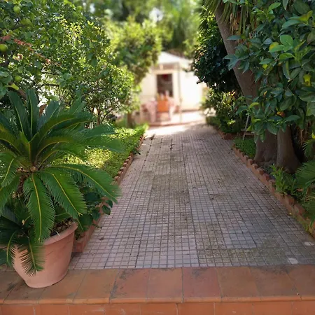 Eleonora Villa *